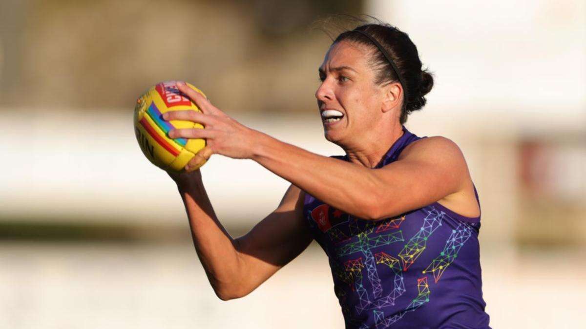 Brazill returns for Dockers, Hawks unchanged