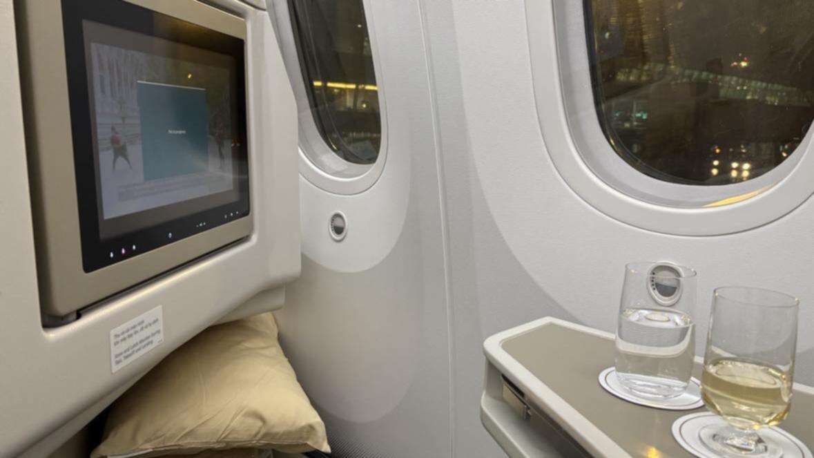 REVIEW: Millennial flies business class for the first time