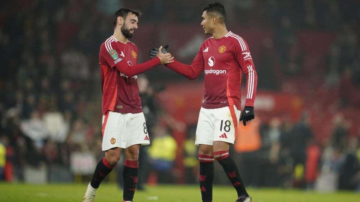 ManU captain Fernandes praised after on-flight incident