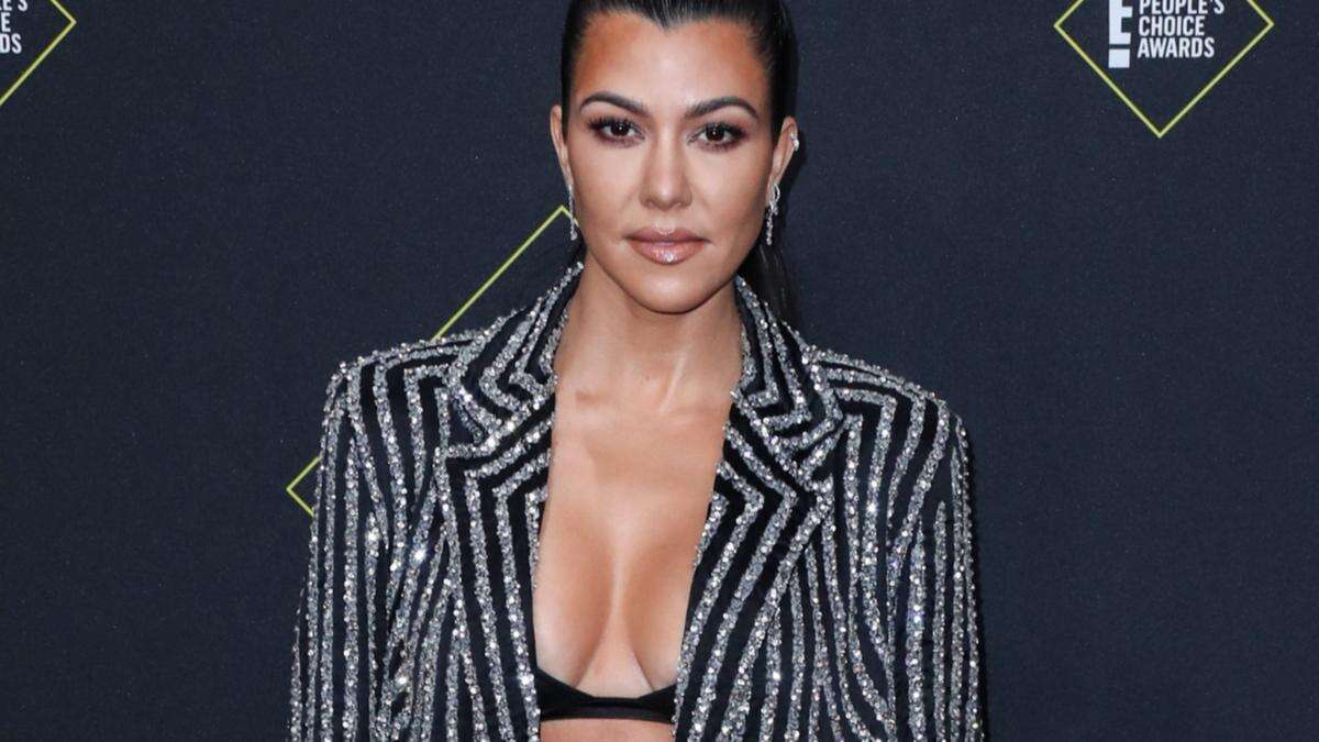 Kourtney Kardashian tries to avoid washing her hair