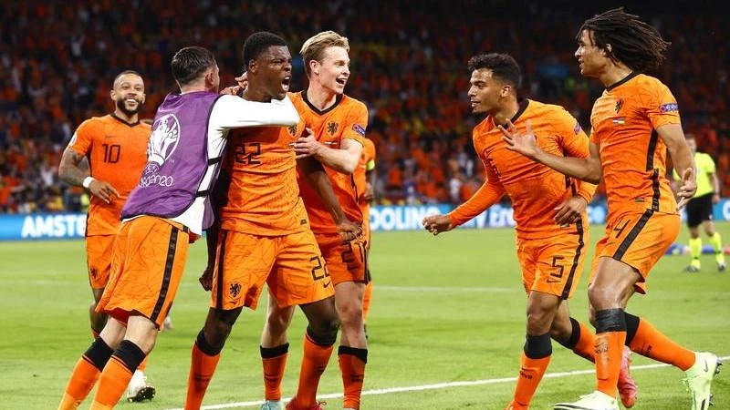 Dutch snatch win after Ukraine fightback