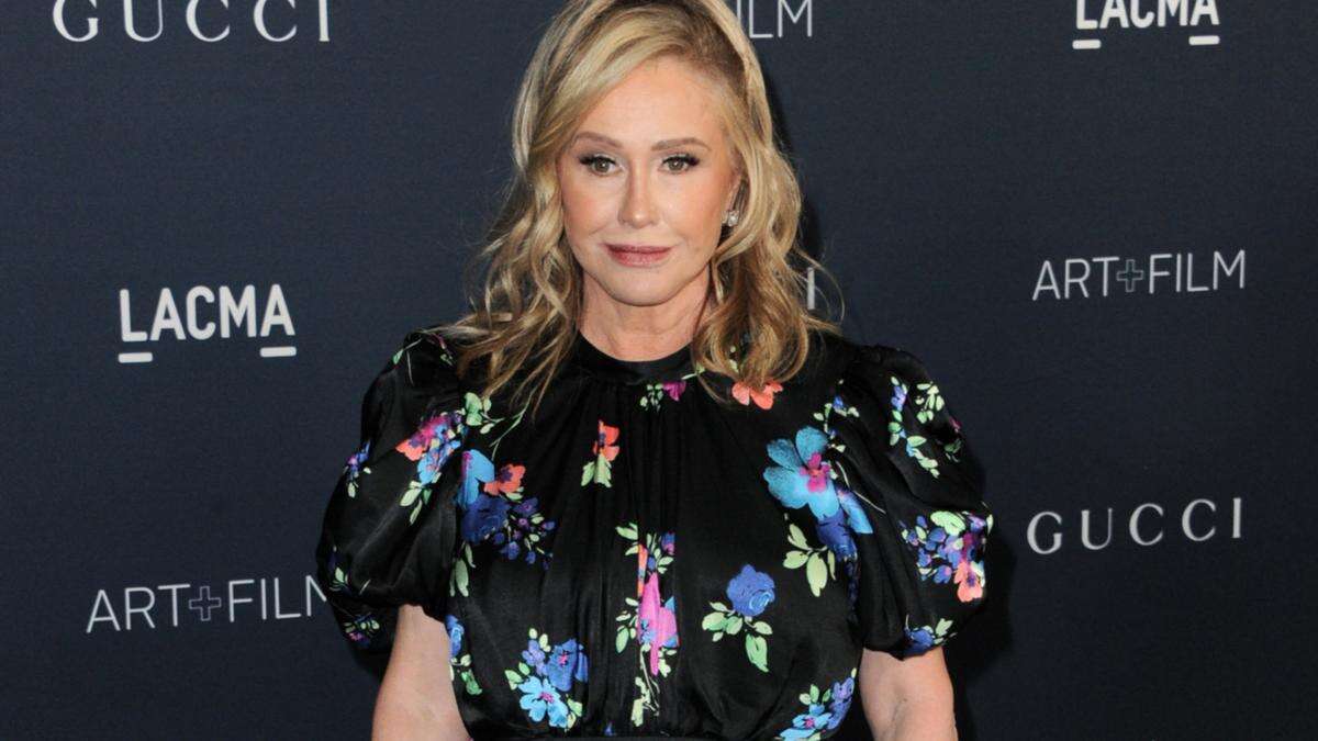 Kathy Hilton has found it 'very difficult' to watch his sister Kyle Richards go through a divorce