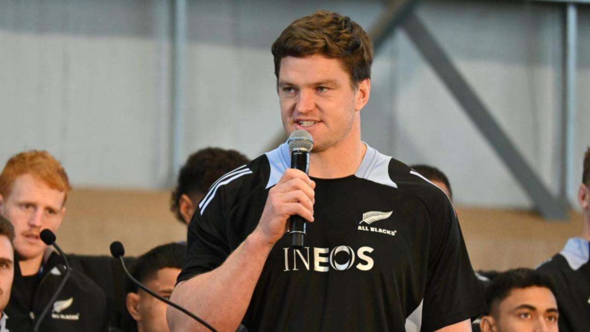 All Blacks captain Scott Barrett has surgery on finger