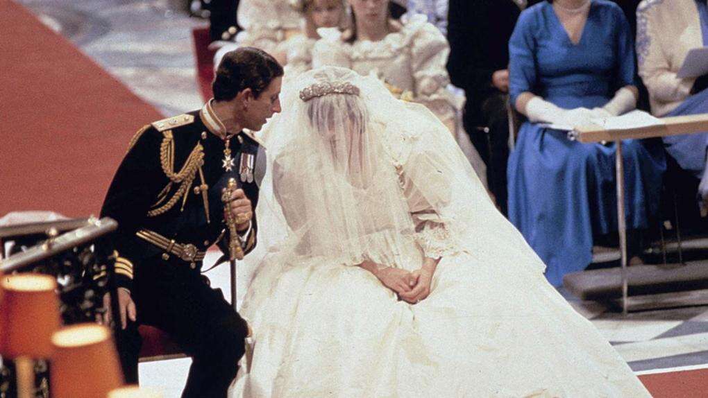 Diana's wedding dress designers settle dispute