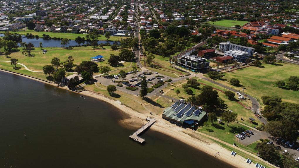 Popular Perth foreshore could soon house floating restaurant