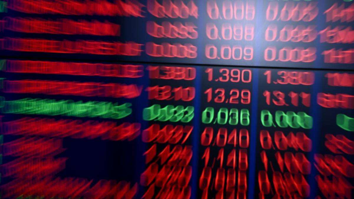 Sea of red: Aussie shares tumble 1.5 per cent