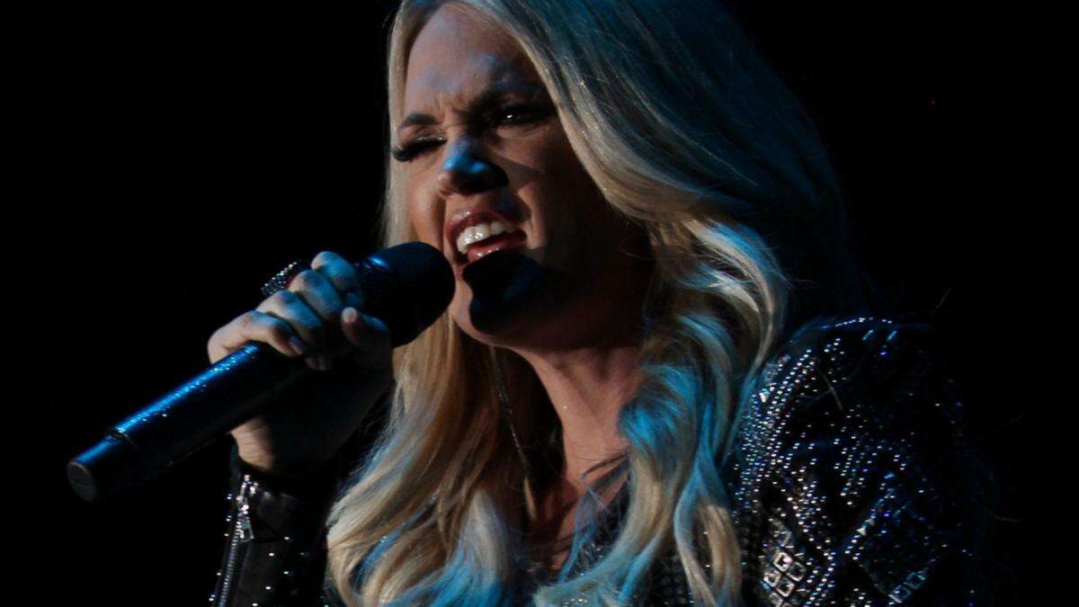 Carrie Underwood sings a-cappella at presidential inauguration