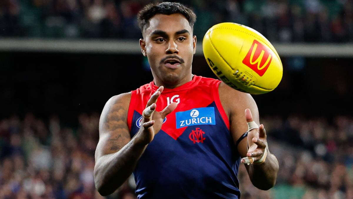 Kozzy likes posts linking him to Freo amid trade reports