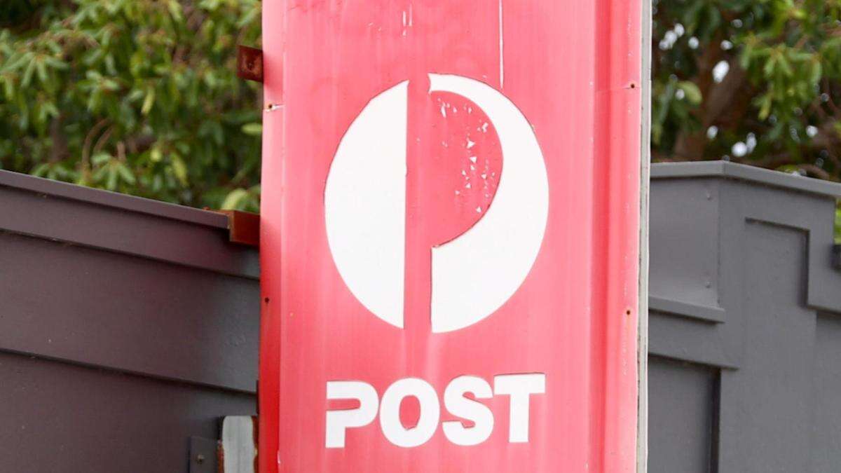 Warning as scammers use fake AusPost link