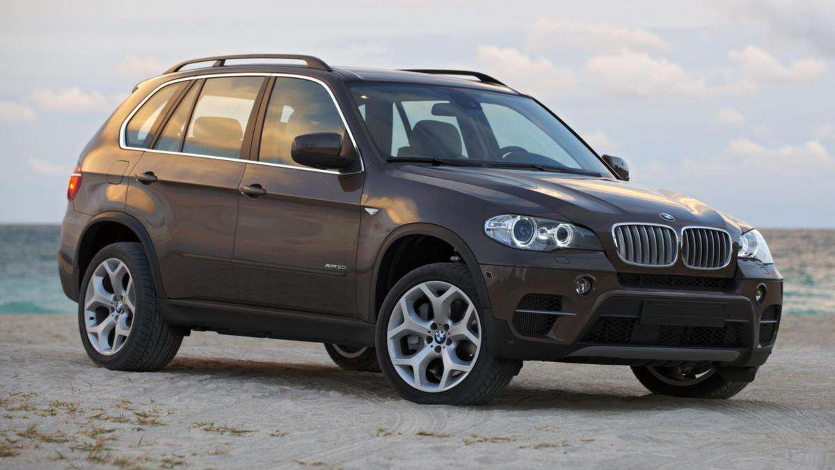 BMW X5 driver loses thumb, wins major settlement in lawsuit