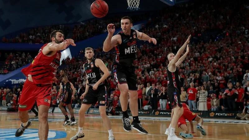 NBL title decider far from over: McCarron