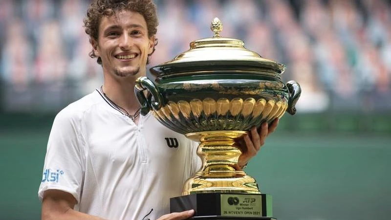 Humbert claims Halle title against Rublev