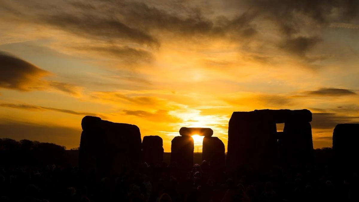 UK's Stonehenge marks summer solstice