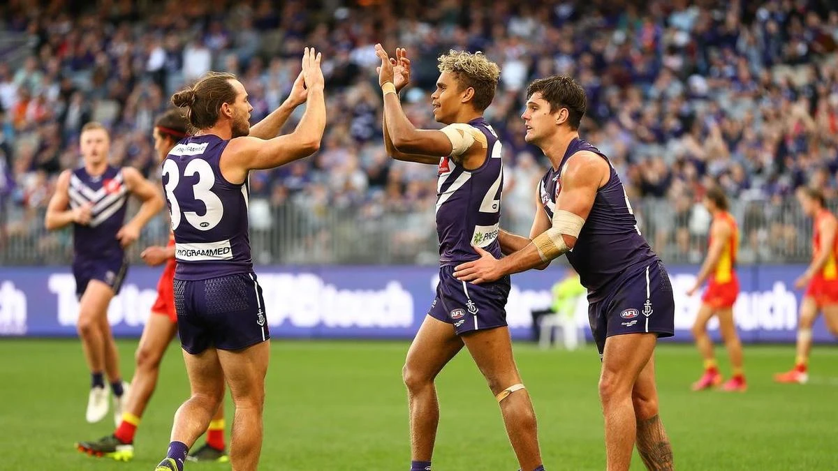 Alex Pearce stars as Dockers beat Suns