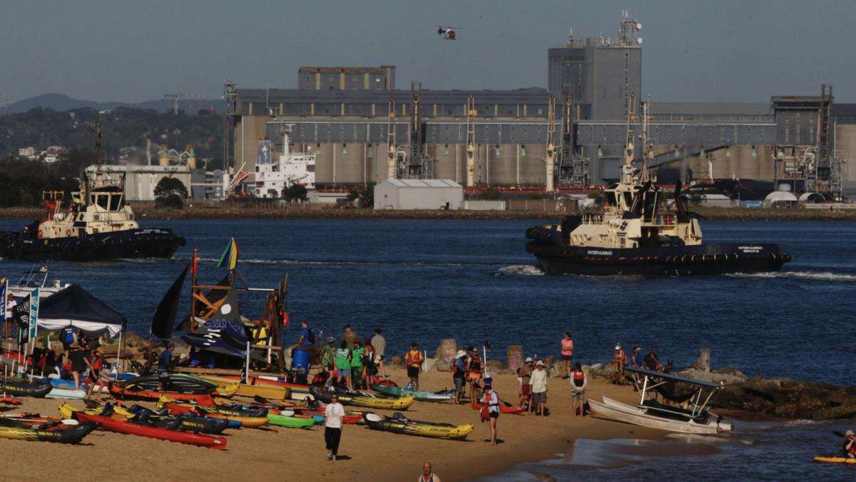 Protesters risk arrest to block coal ship