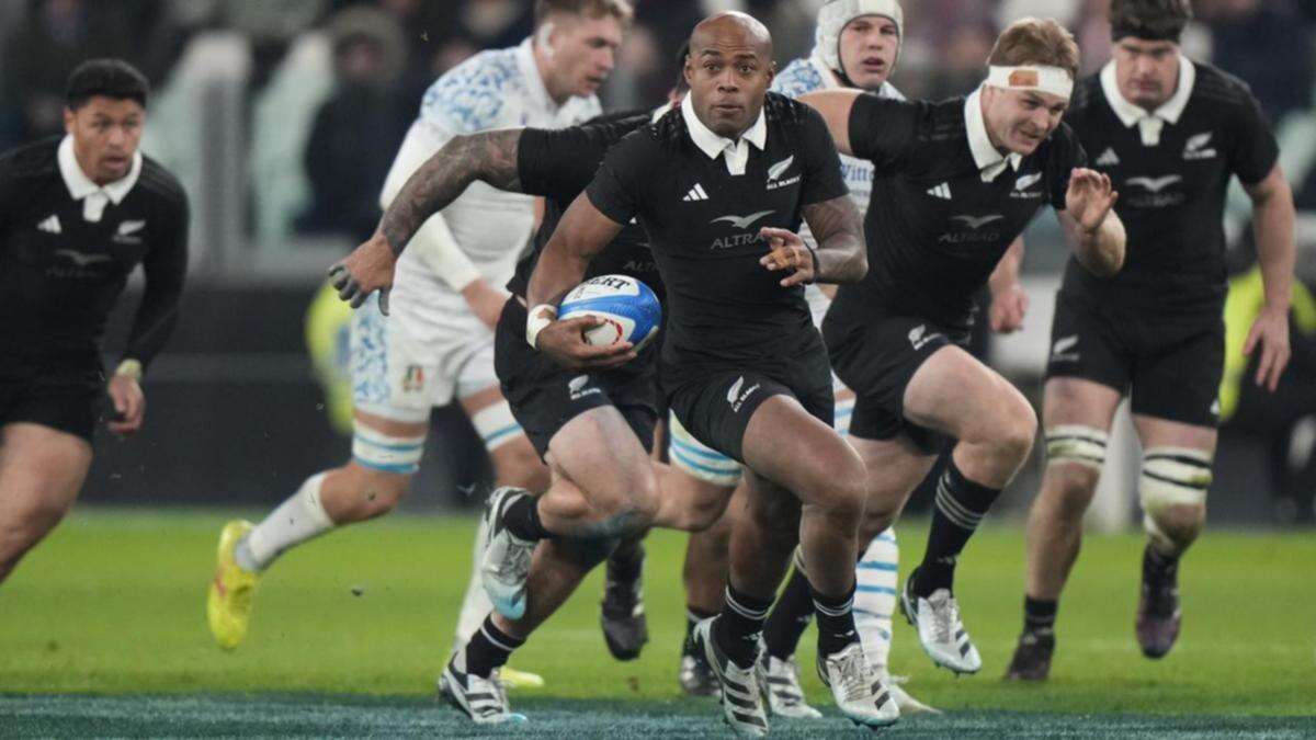 All Blacks struggle to win over passionate Italy