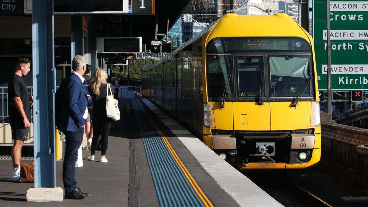 Commuters face 60 minute delays