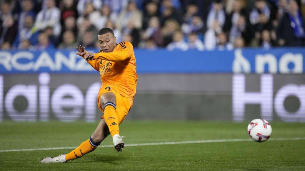 Real Madrid narrow gap to Barcelona in Spanish league