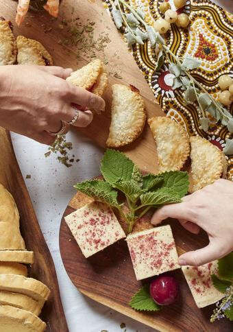 ‘Bushtukka’ flavours come to life at long-table dinner