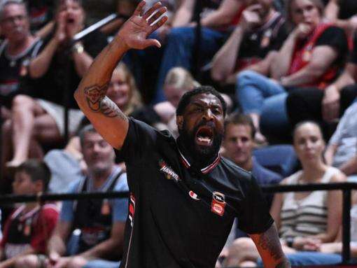 Hawks' Tatum in NBL ref stoush ahead of title series