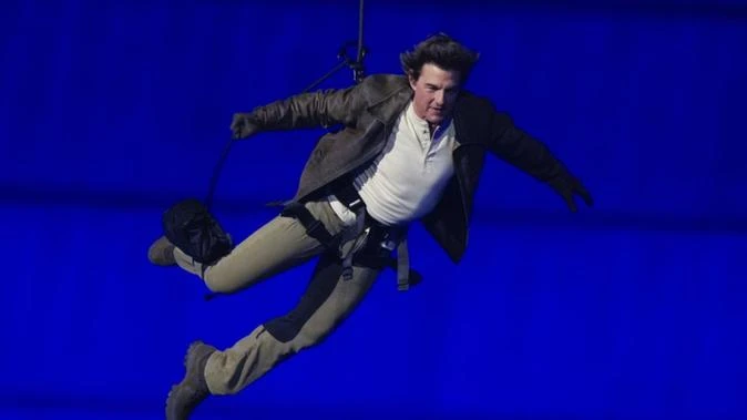 Tom Cruise movie halted after star suffers major injury