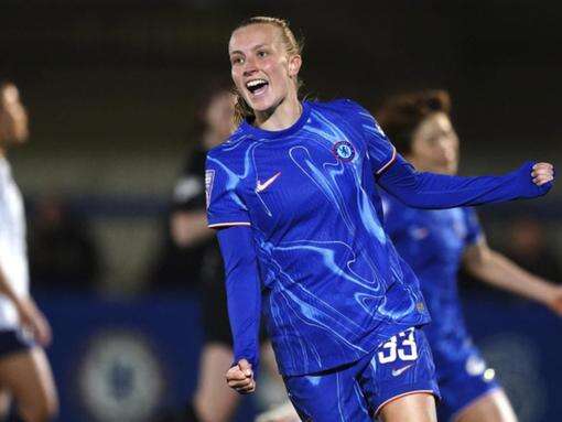 Leaders Chelsea brush aside Foxes, stay unbeaten in WSL