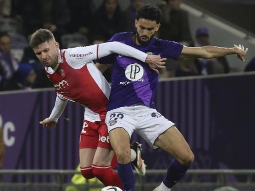 Defensive mix up helps Toulouse draw with Monaco
