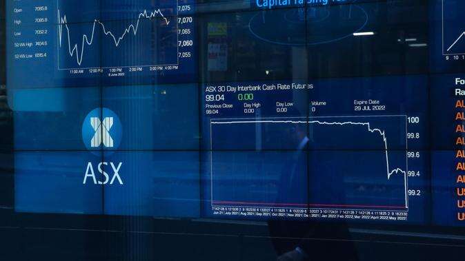 ASX falls to 10 week low