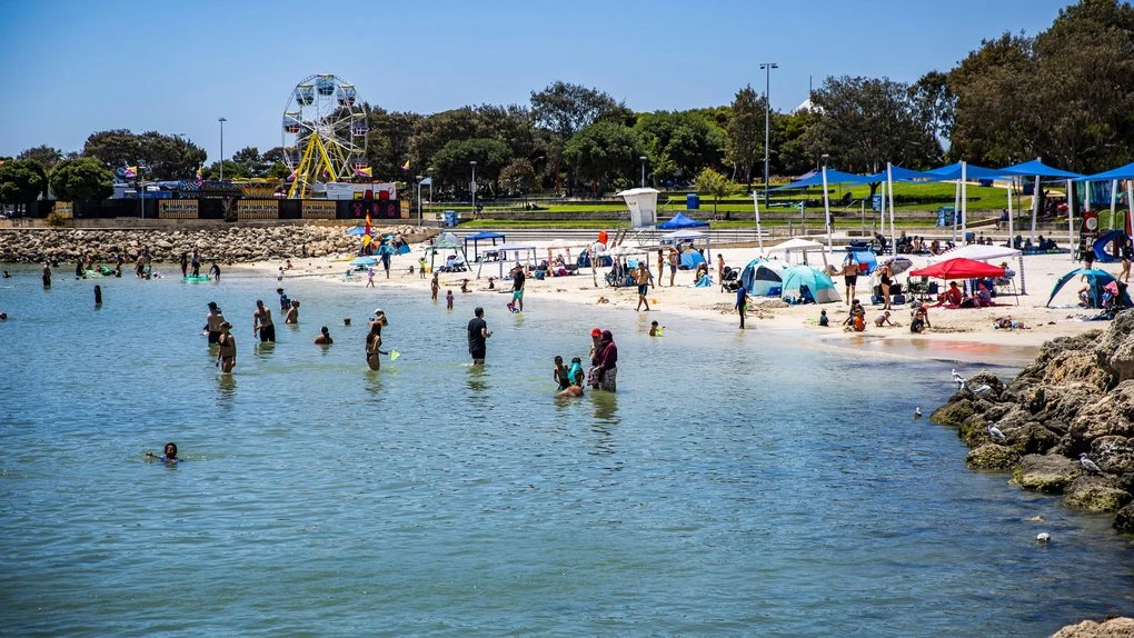 breakingBody found floating in Hillarys Boat Harbour