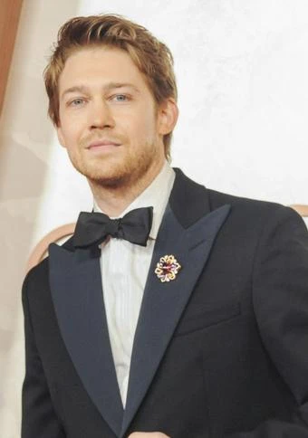 Joe Alwyn drops James Bond hint