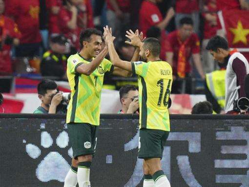 Irvine leads Socceroos to qualifying win over China