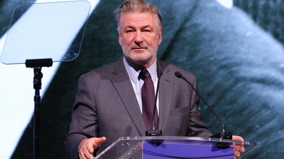 Halyna Hutchins' family vow to 'pursue justice' following dismissal of Alec Baldwin criminal case