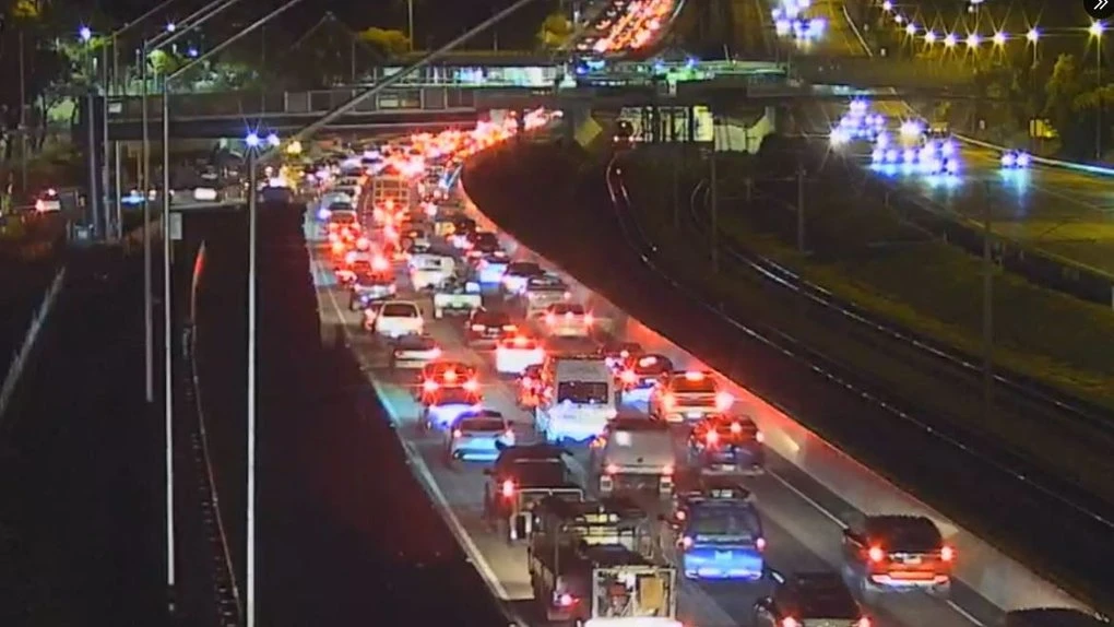 Traffic chaos after truck loses load near Mitchell Freeway
