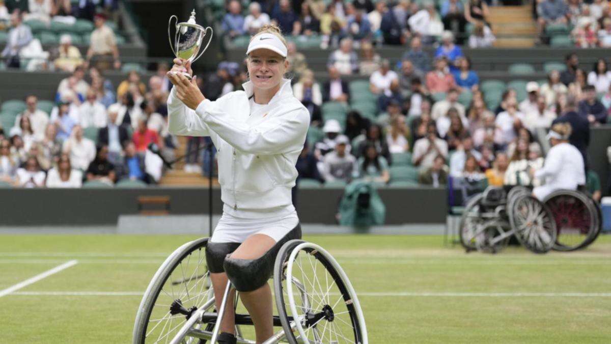 De Groot wins at Wimbledon for 15th straight major