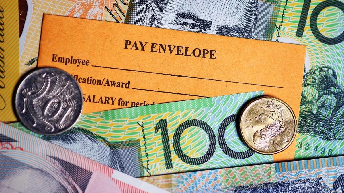 Minimum wage for Aussies set to RISE almost $20 weekly