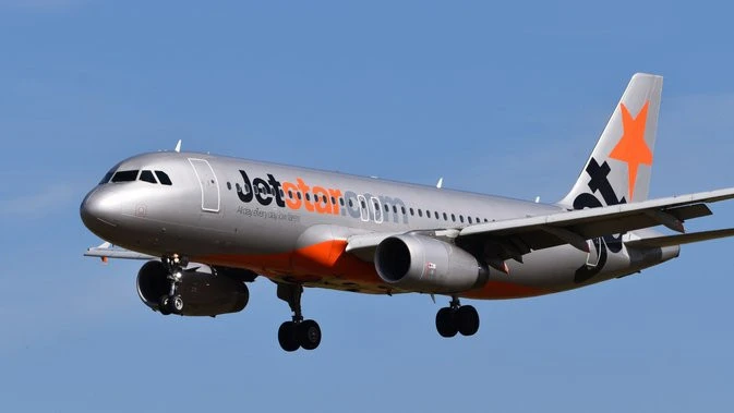 breakingQantas announces shock closure of Jetstar Asia