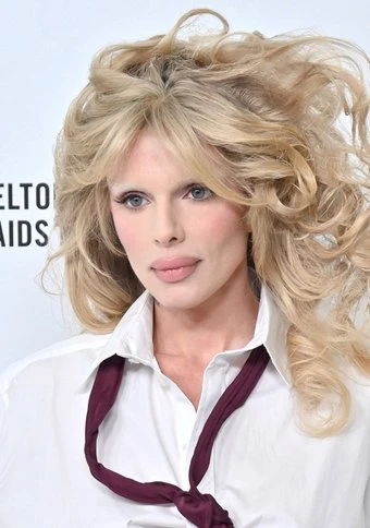 Julia Fox praises women who are open about cosmetic surgery