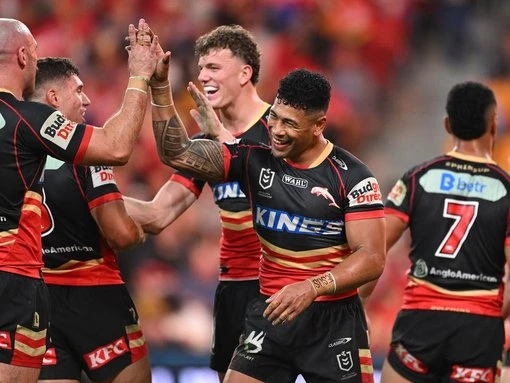 Dolphins destroy Dragons in record-breaking win