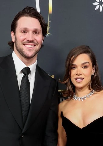 Josh Allen 'made the right' decision when he married Hailee Steinfeld