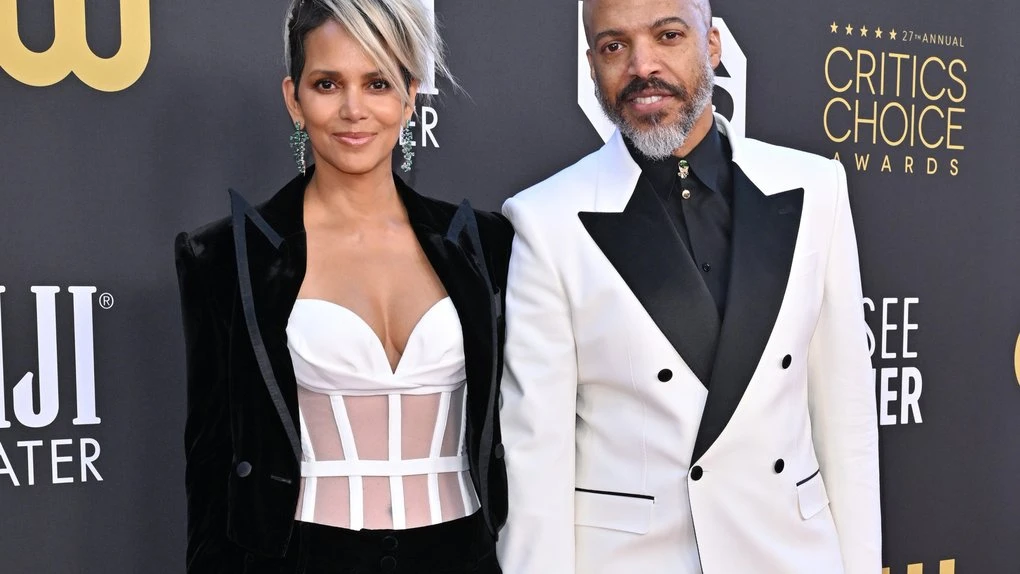 Halle Berry turned down marriage proposal from Van Hunt