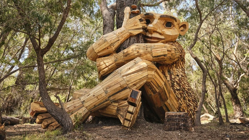 Mandurah’s iconic giant amputated after grim discovery