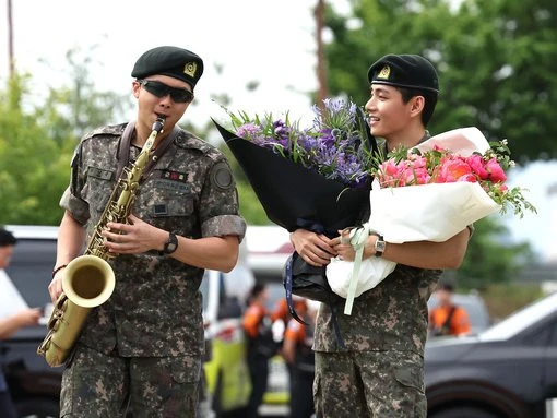 Fans salivate as K-pop supergroup vows spectacular return