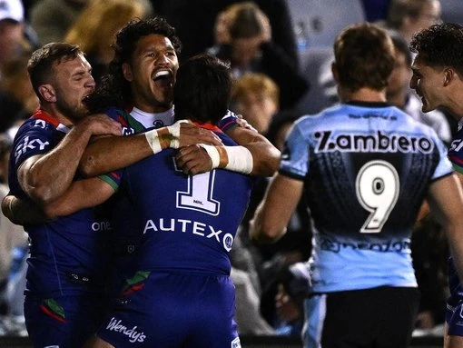 Warriors put Sharks to slaughter in heavy NRL win