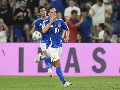 Italy bounce back from opening WC qualifying shock