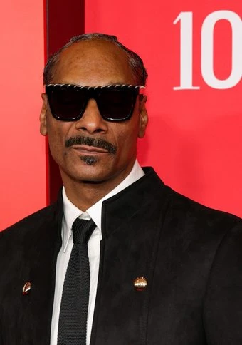 Snoop Dogg wants soccer stadium burger stand