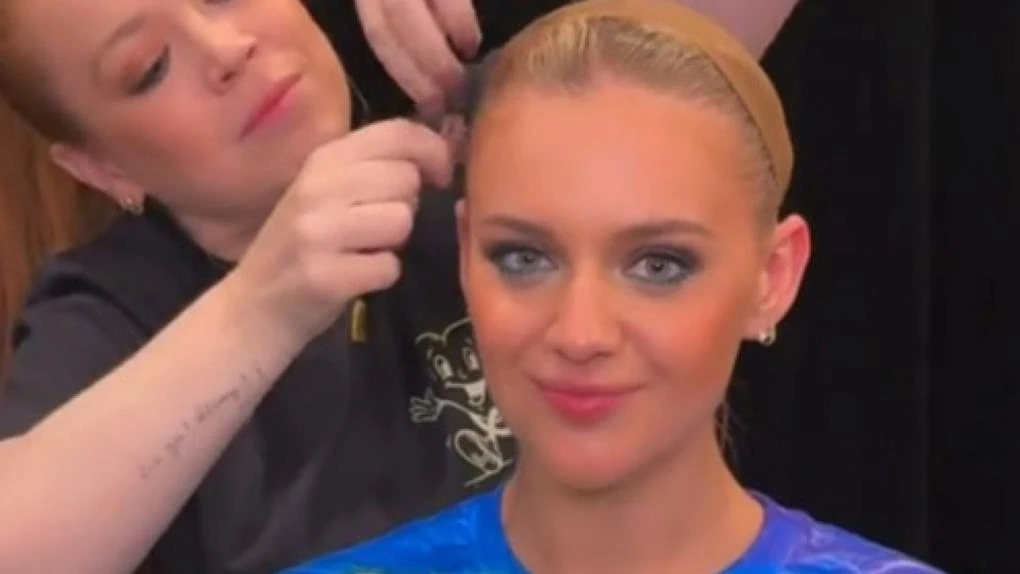 Kelsea Ballerini reveals she wears a wig on stage: 'I feel like Hannah Montana...'