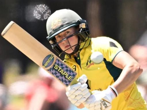 Australian women's cricket star makes state switch