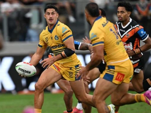 Brown goes offline as Moses return lifts NRL's $14m man