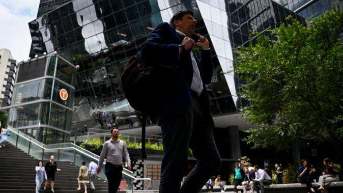 Tight jobs market to keep inflation above target: RBA