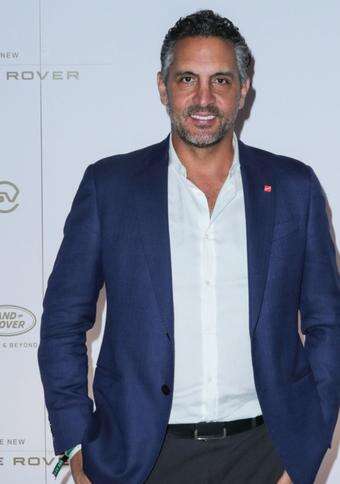 Mauricio Umansky undergoes surgery after skiing accident